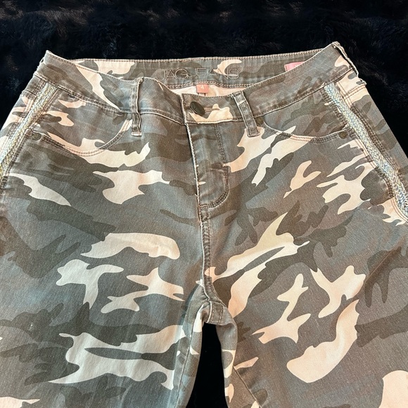 Jag Jeans Camouflage Pants - Picture 2 of 9